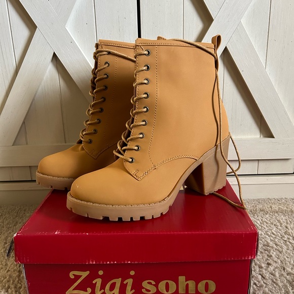 LIKE NEW ANKLE BOOTIE WOMENS SZ 9.5M - Picture 2 of 5